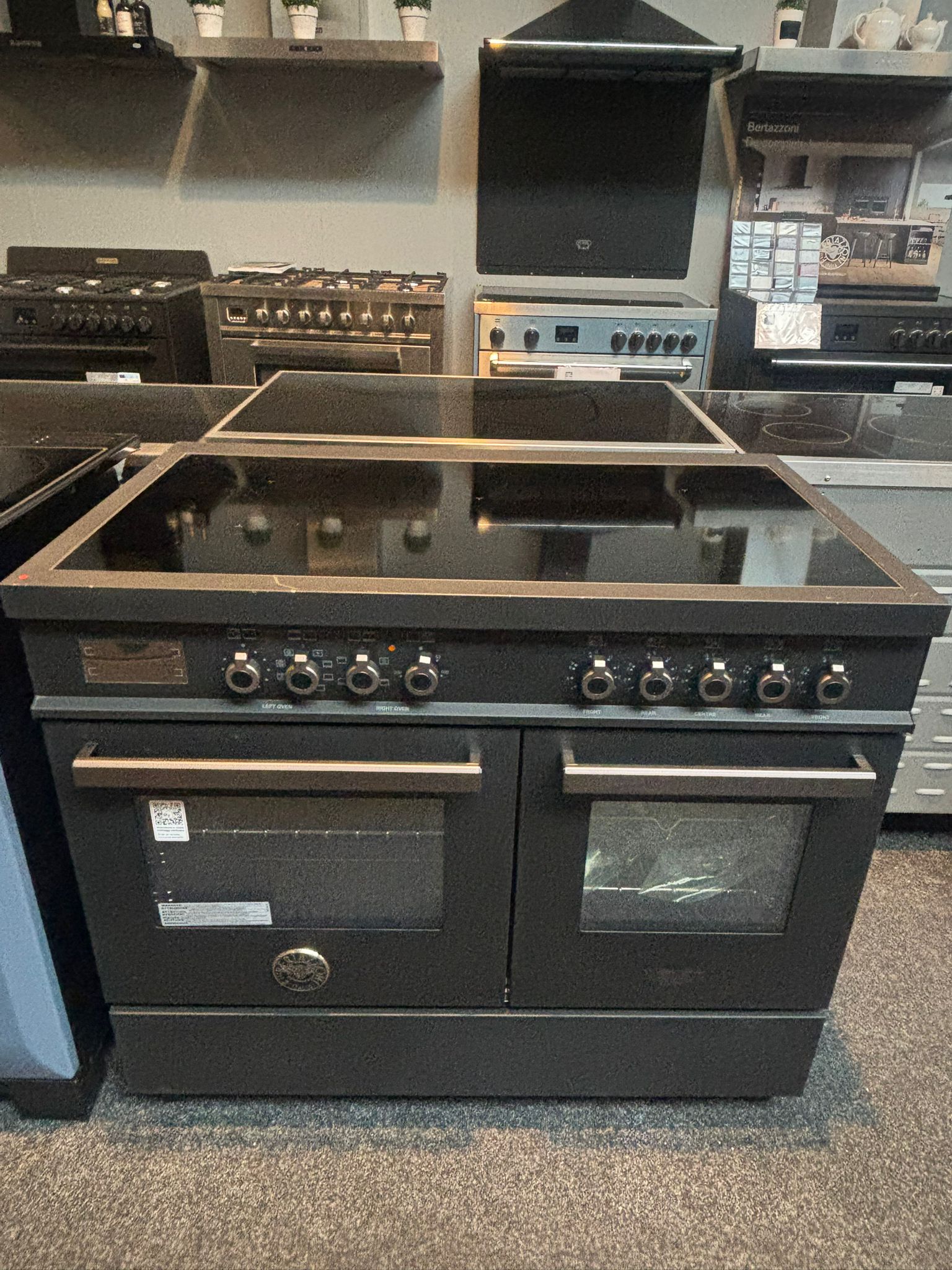 Bertazzoni PRO105I2ECAT fornuis Vrijstaand fornuis Electrisch Inductiekookplaat zones Zwart - EWO3356